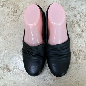 BareTraps Black Faux Leather Low Heel Slip On Loafer Piper Size 6.5